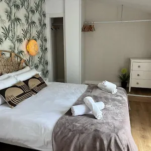 apartamentos-maribel-malaga.hotelsinnerja.org/
